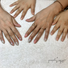 ピンク × グレイッシュホワイトのフラワーアートmixジェルネイル｜graph* nail & design｜福井県福井市の隠れ家ネイルサロン